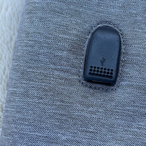 New Relayer grey tote bag briefcase laptop bag with cell phone charger - Picture 8 of 9